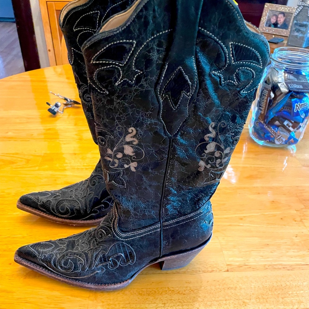 Corral cowboy boots